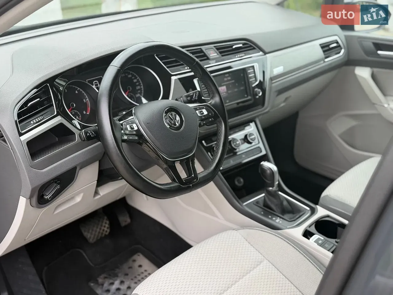 Volkswagen Touran 2016 photo 5