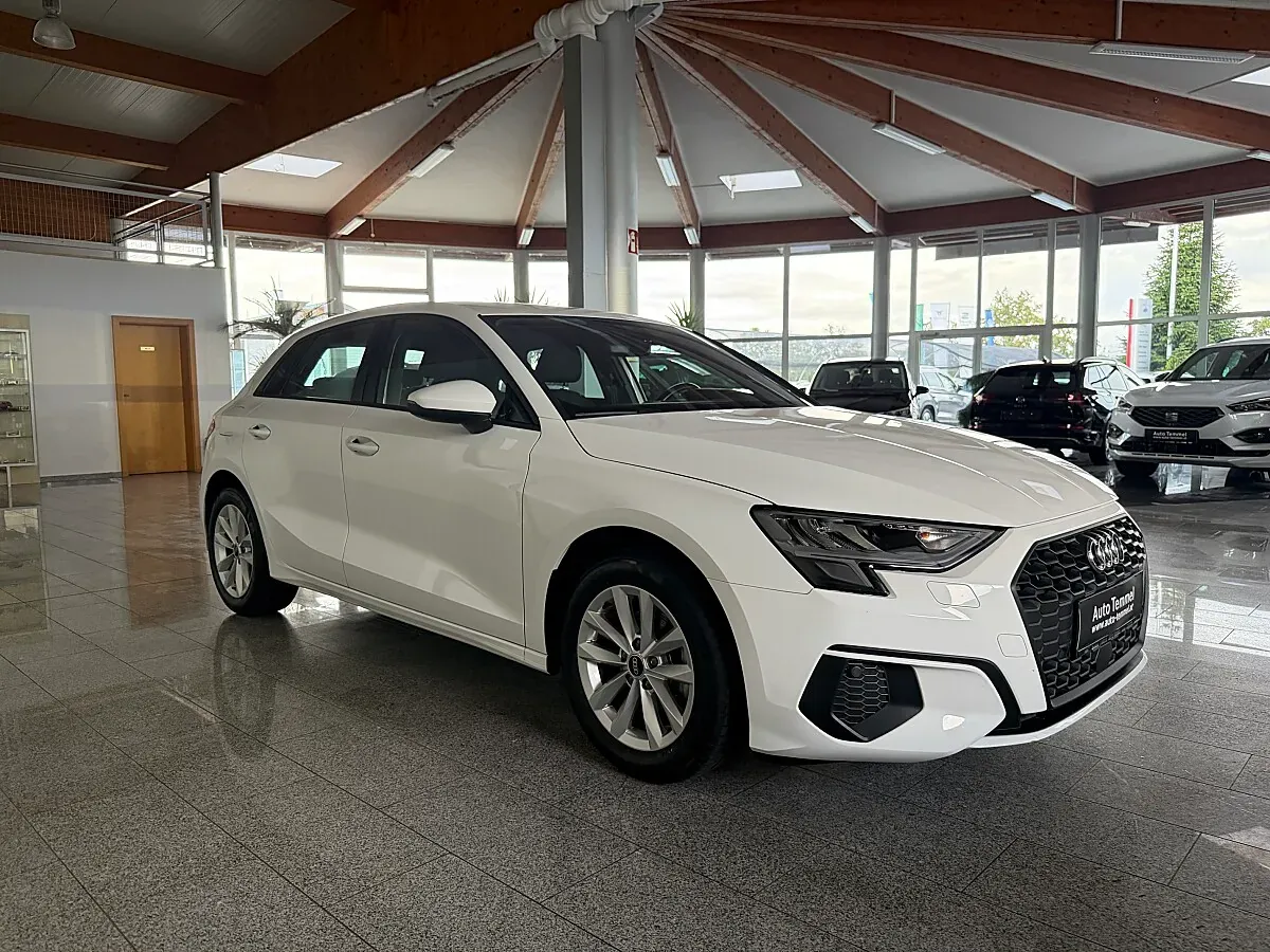 Audi A3 2023 photo 3
