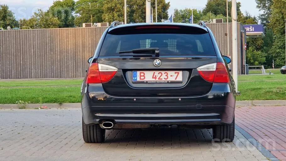 BMW 318 2008 photo 4