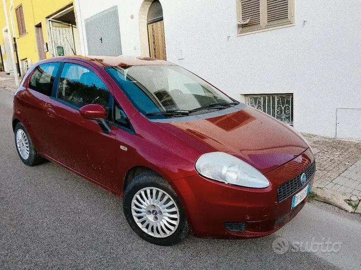 Fiat Grande Punto 2007 photo 2