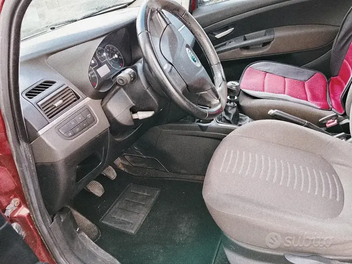 Fiat Grande Punto 2007 photo 4