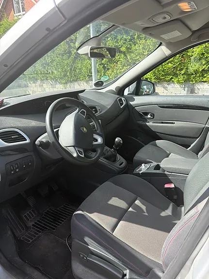 Renault Grand Scenic Iii 2012 photo 4