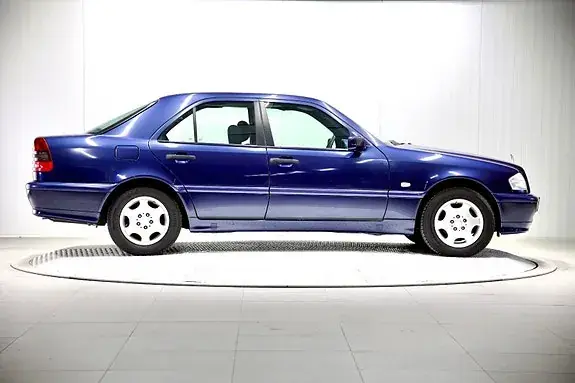 Mercedes-Benz C200 2000 photo 3