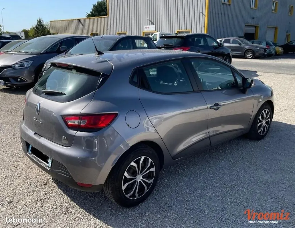 Renault Clio 2013 photo 2