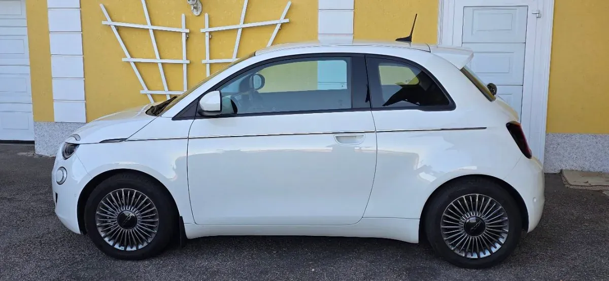 Fiat 500E 2021 photo 2
