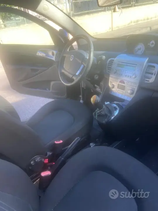 Lancia Ypsilon 2011 photo 5
