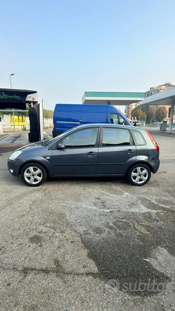 Ford Fiesta 2005 photo 4