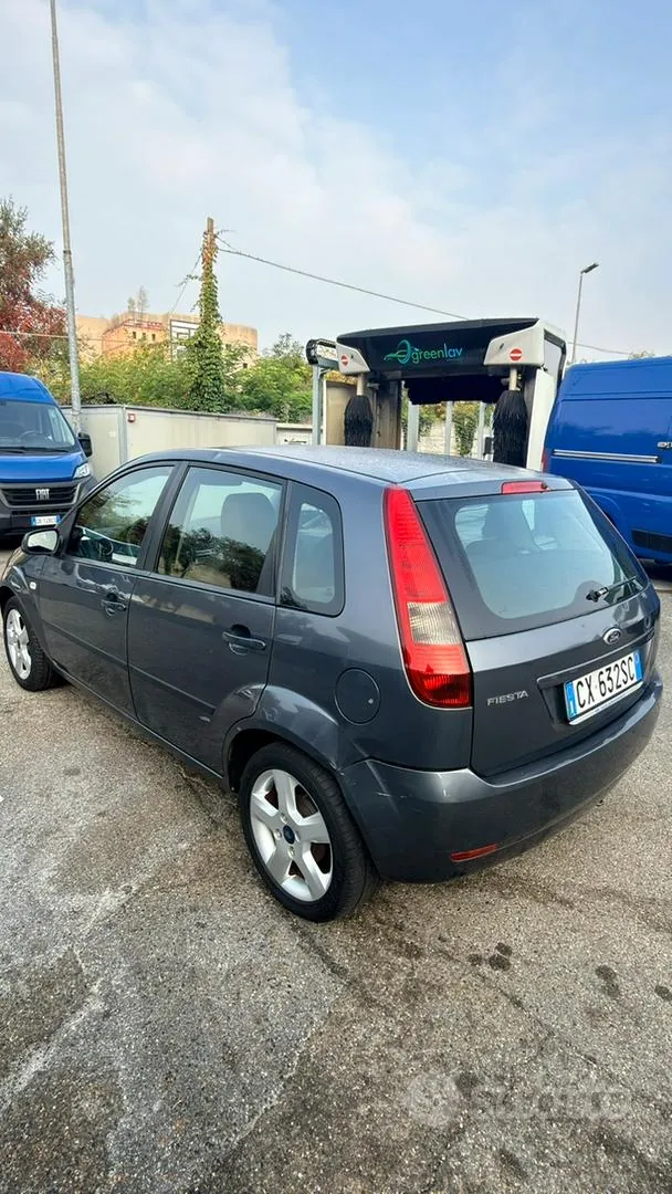 Ford Fiesta 2005 photo 5