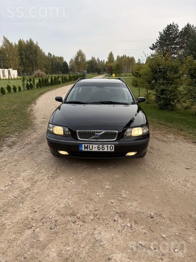 Volvo V70 2003 photo 2