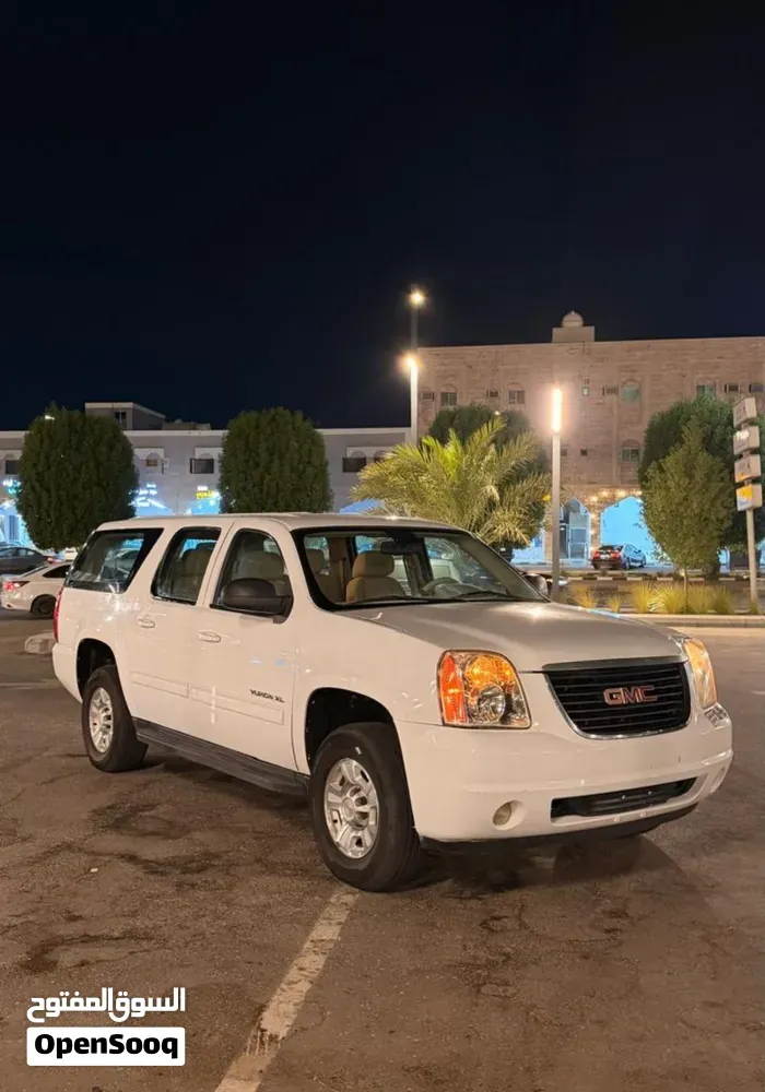 GMC Yukon Xl 2012 photo 2