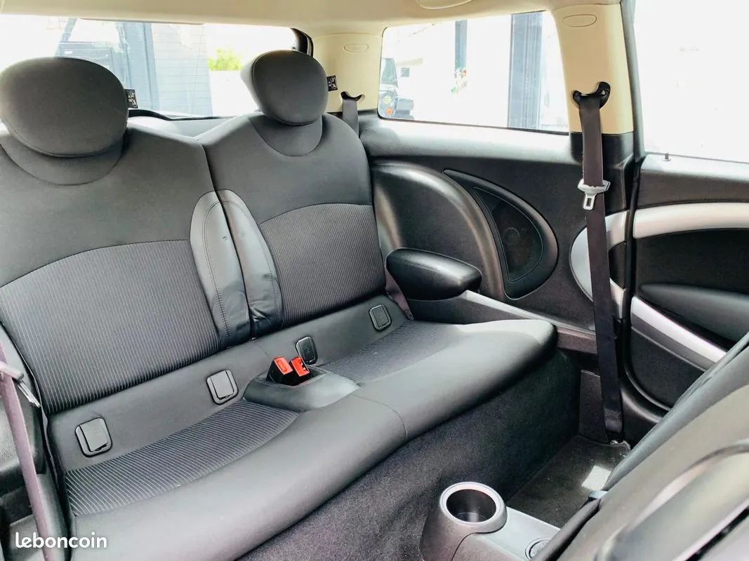 Mini Cooper R56 2010 photo 4