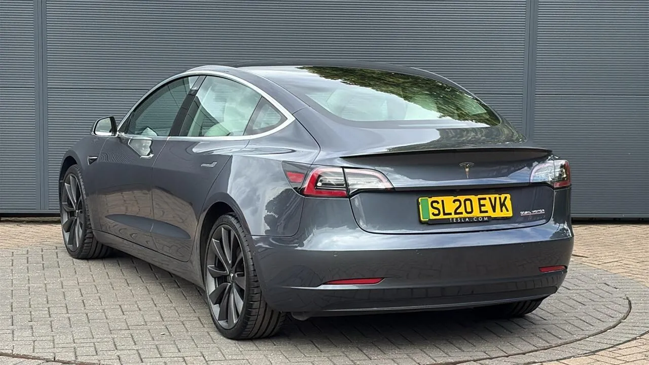 Tesla Model 3 2020 photo 3