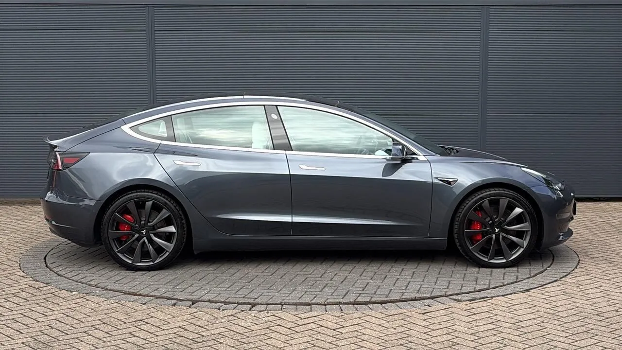Tesla Model 3 2020 photo 4
