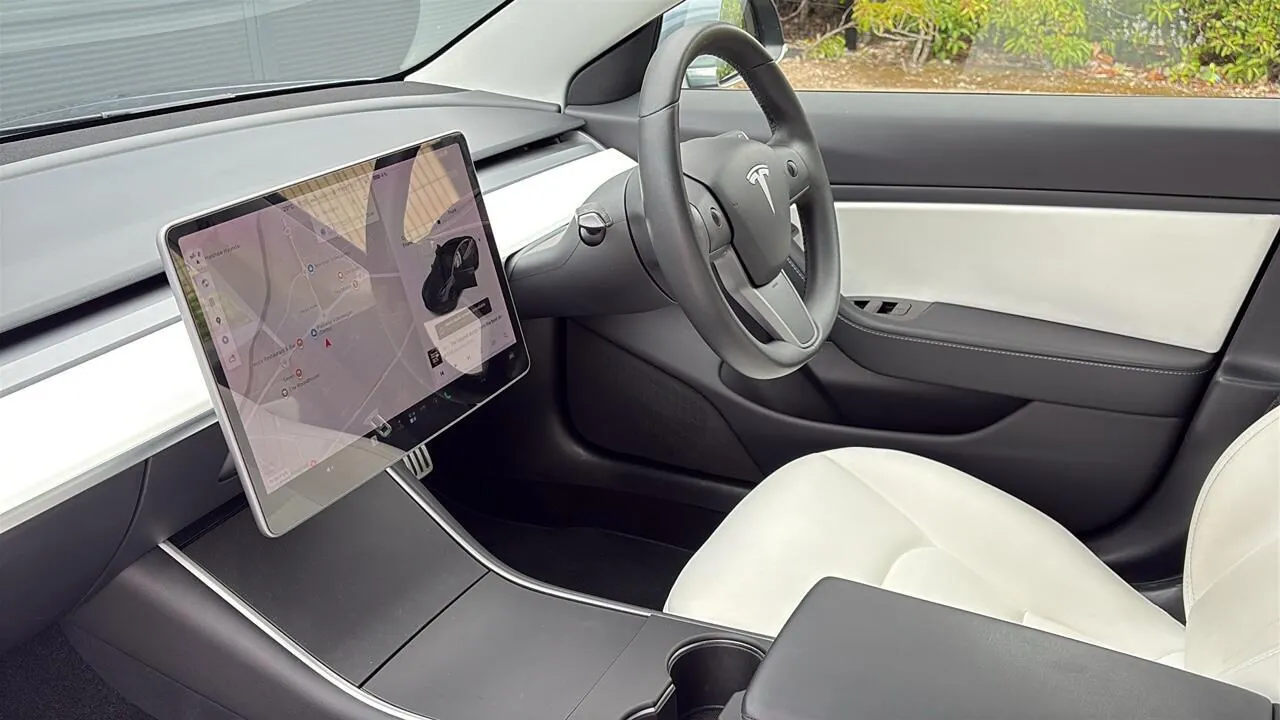Tesla Model 3 2020 photo 2