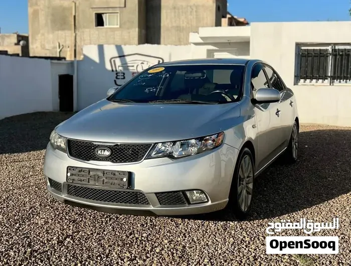 Kia Forte 2010 photo 2