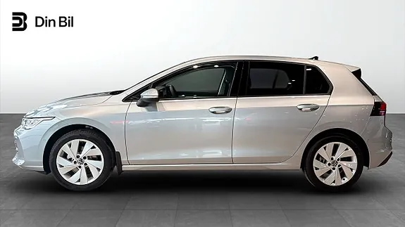 Volkswagen Golf I 2026 photo 2