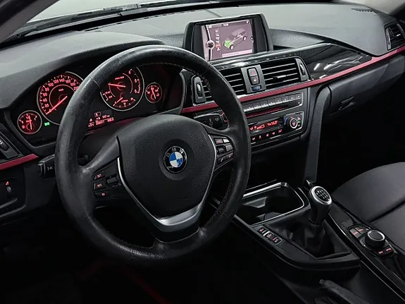 BMW 320D 2013 photo 2