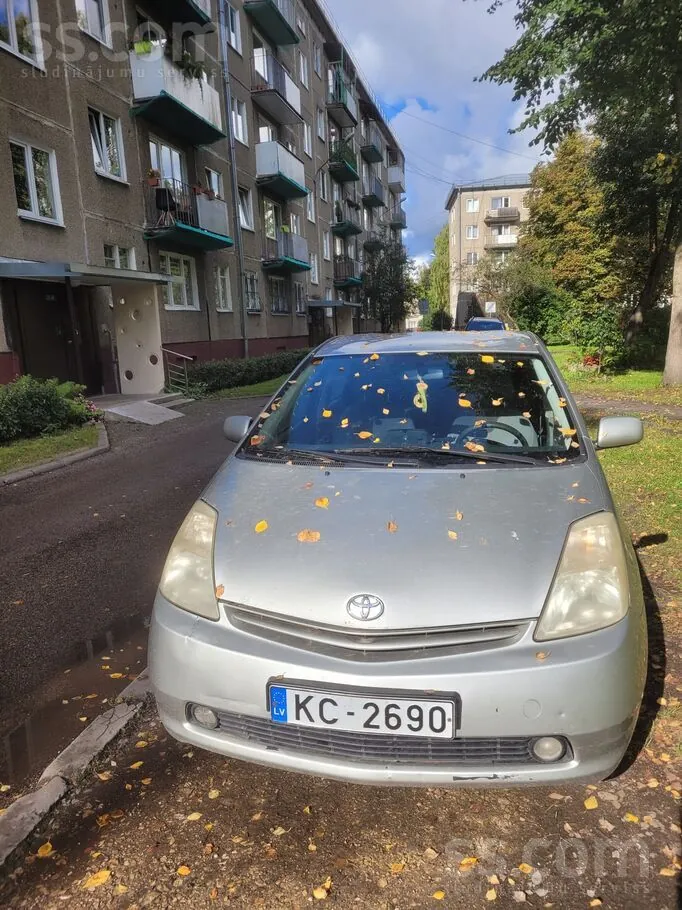 Toyota Prius 2004 photo 4