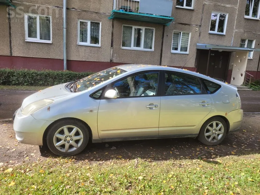 Toyota Prius 2004 photo 2