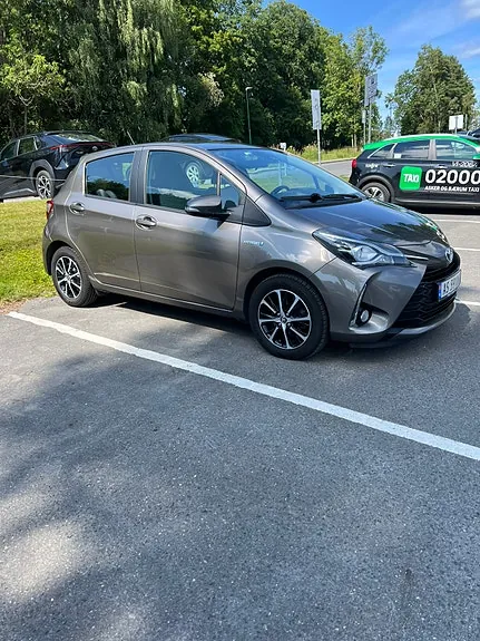 Toyota Yaris 2018 photo 2