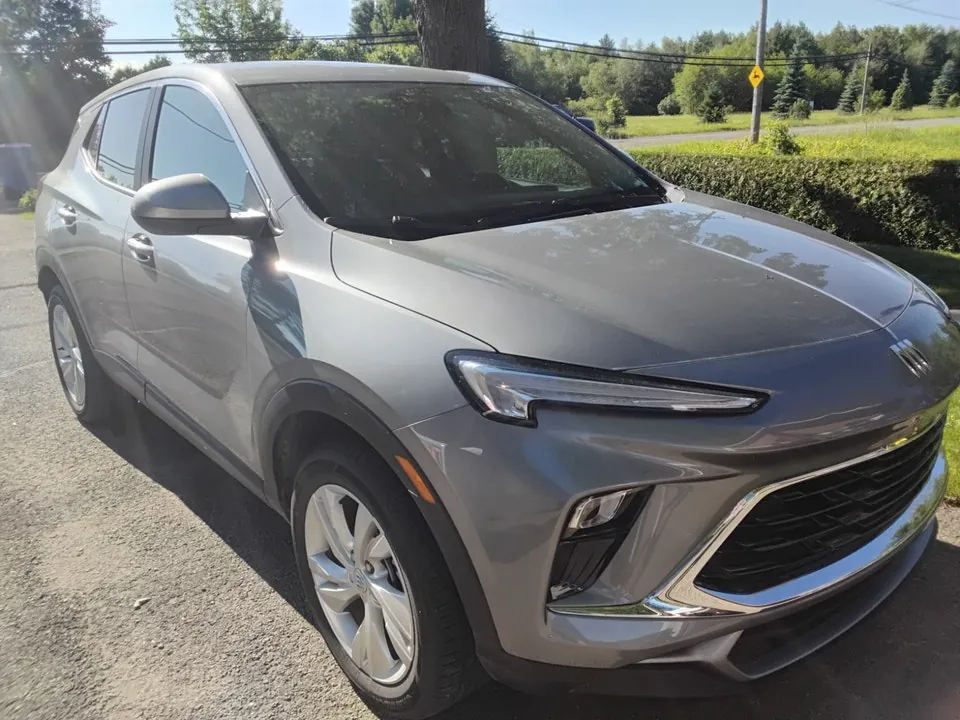Buick Encore Gx 2025 photo 2