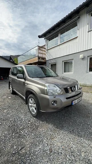 Nissan X-Trail 2010 photo 2