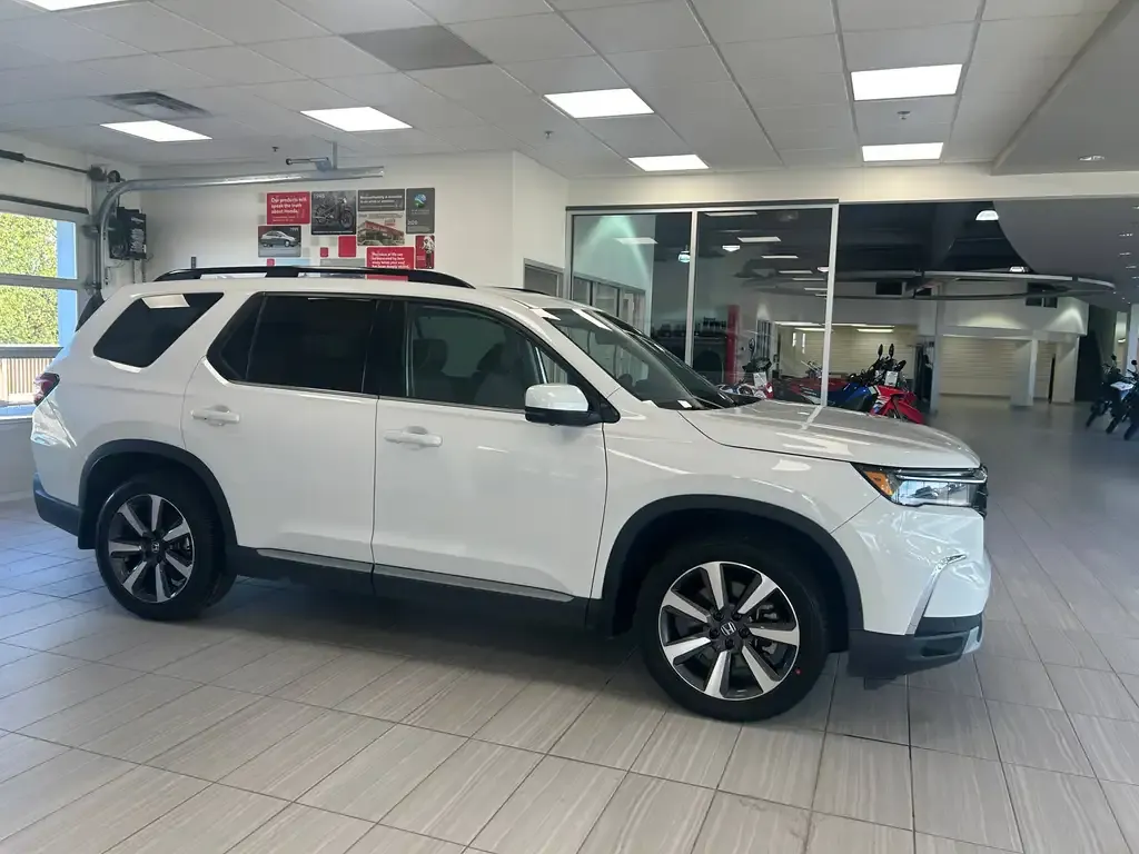 Honda Pilot 2023 photo 2