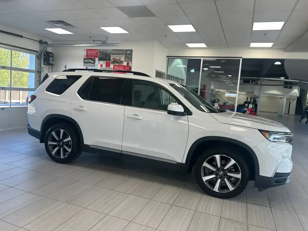 Honda Pilot 2023 photo 3