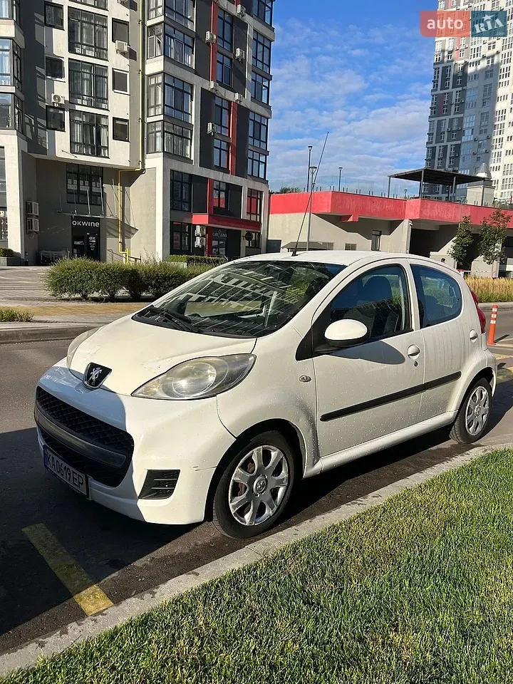 Peugeot 107 2011 photo 3