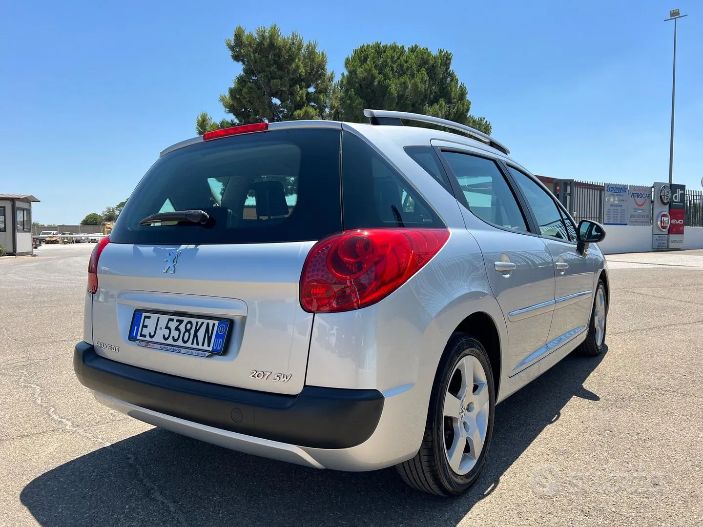 Peugeot 207 2011 photo 5