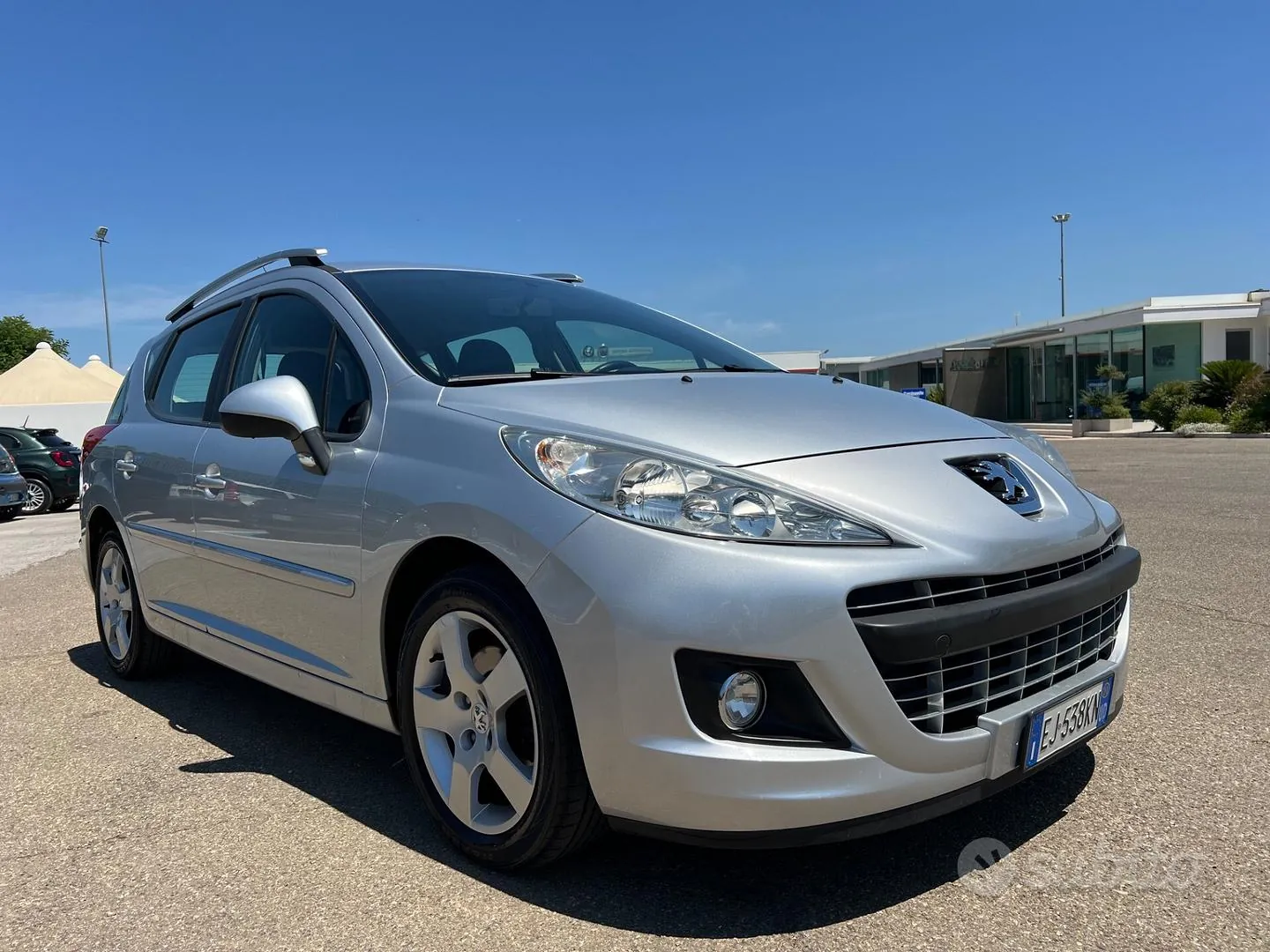 Peugeot 207 2011 photo 3