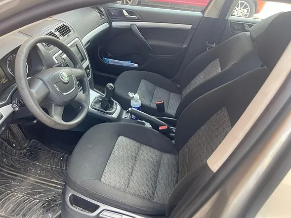 Skoda Octavia 2009 photo 5