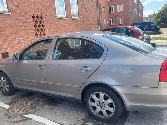 Skoda Octavia 2009 photo 3