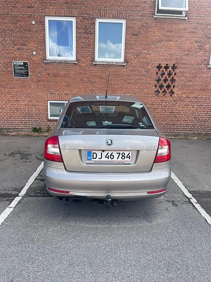 Skoda Octavia 2009 photo 2