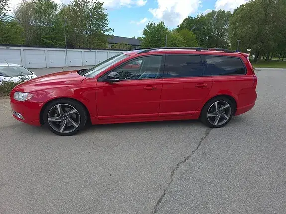 Volvo V70 2012 photo 2