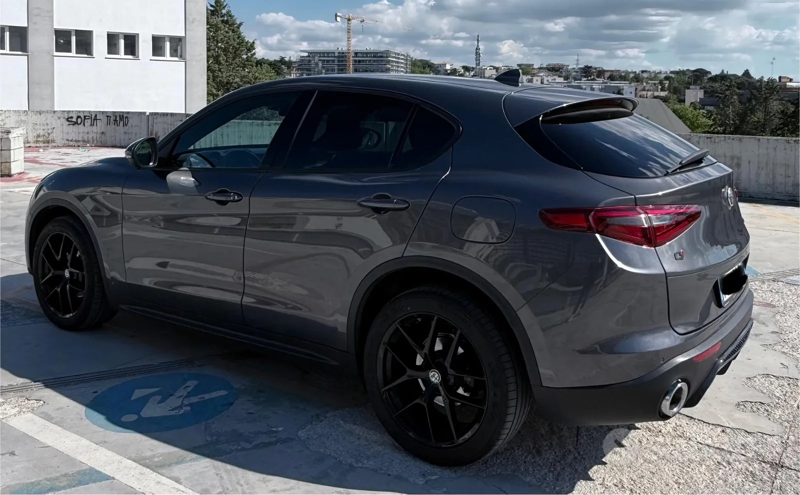 Alfa Romeo Stelvio 2017 photo 2