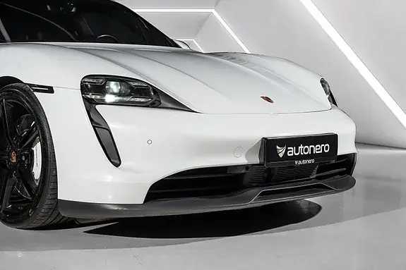 Porsche Taycan 2021 photo 3