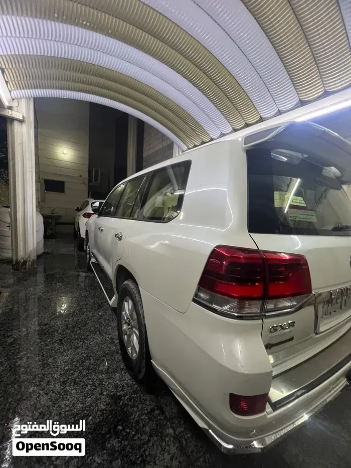 Toyota Land Cruiser 2017 photo 2