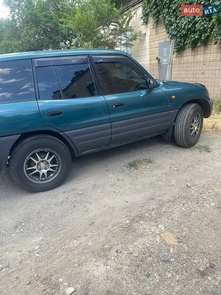 Toyota Rav4 1995 photo 3