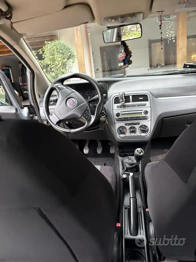 Fiat Grande Punto 2009 photo 5