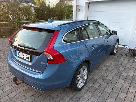 Volvo V60 2015 photo 2