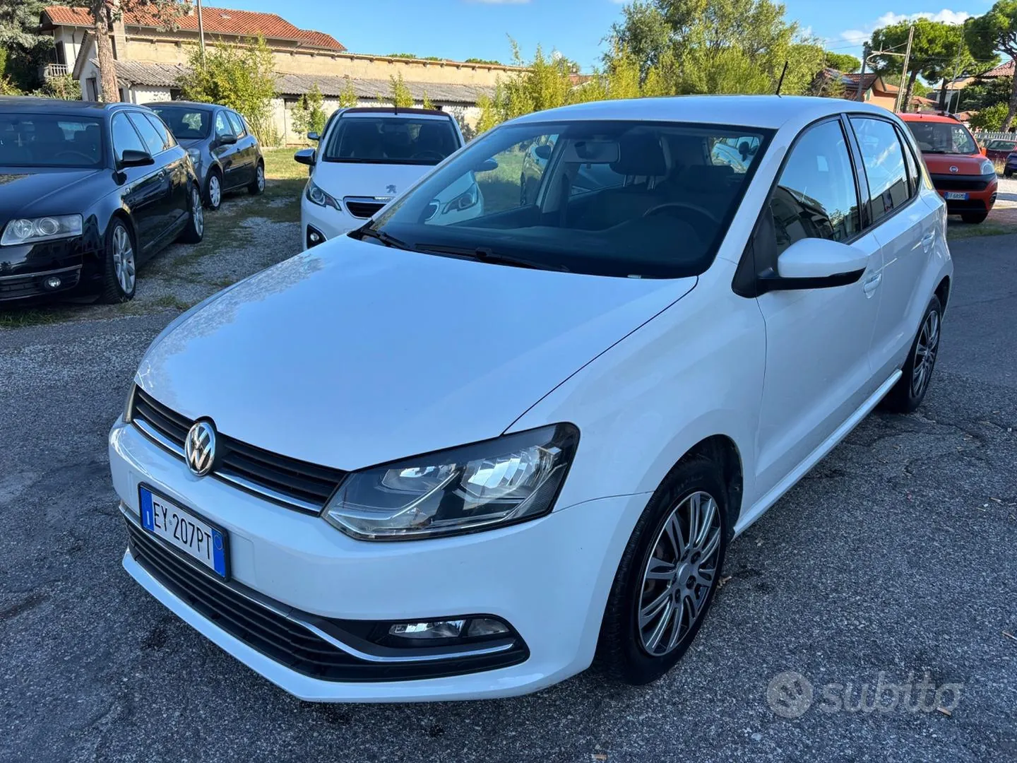 Volkswagen Polo 2015 photo 2