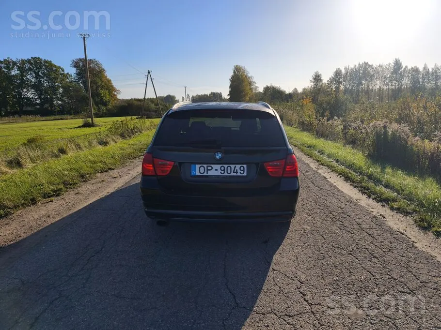 BMW 320 2010 photo 4