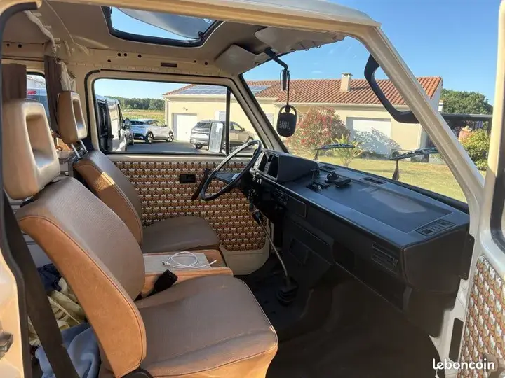 Volkswagen T3 1985 photo 2