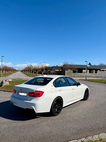 BMW 330E 2018 photo 2
