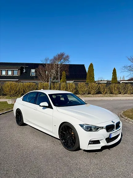 BMW 330E