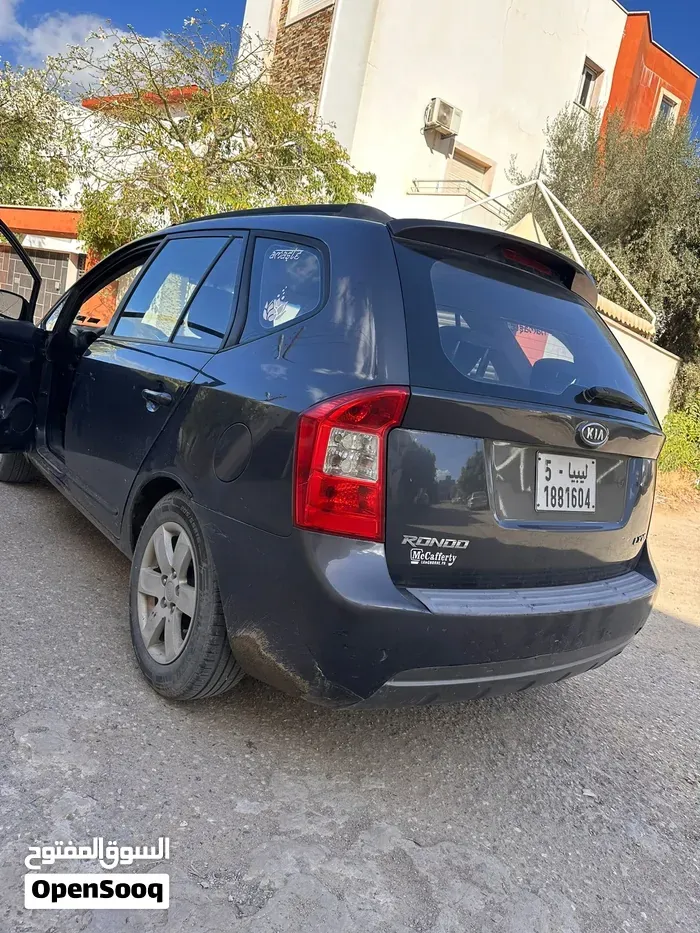 Kia Rondo 2009 photo 3