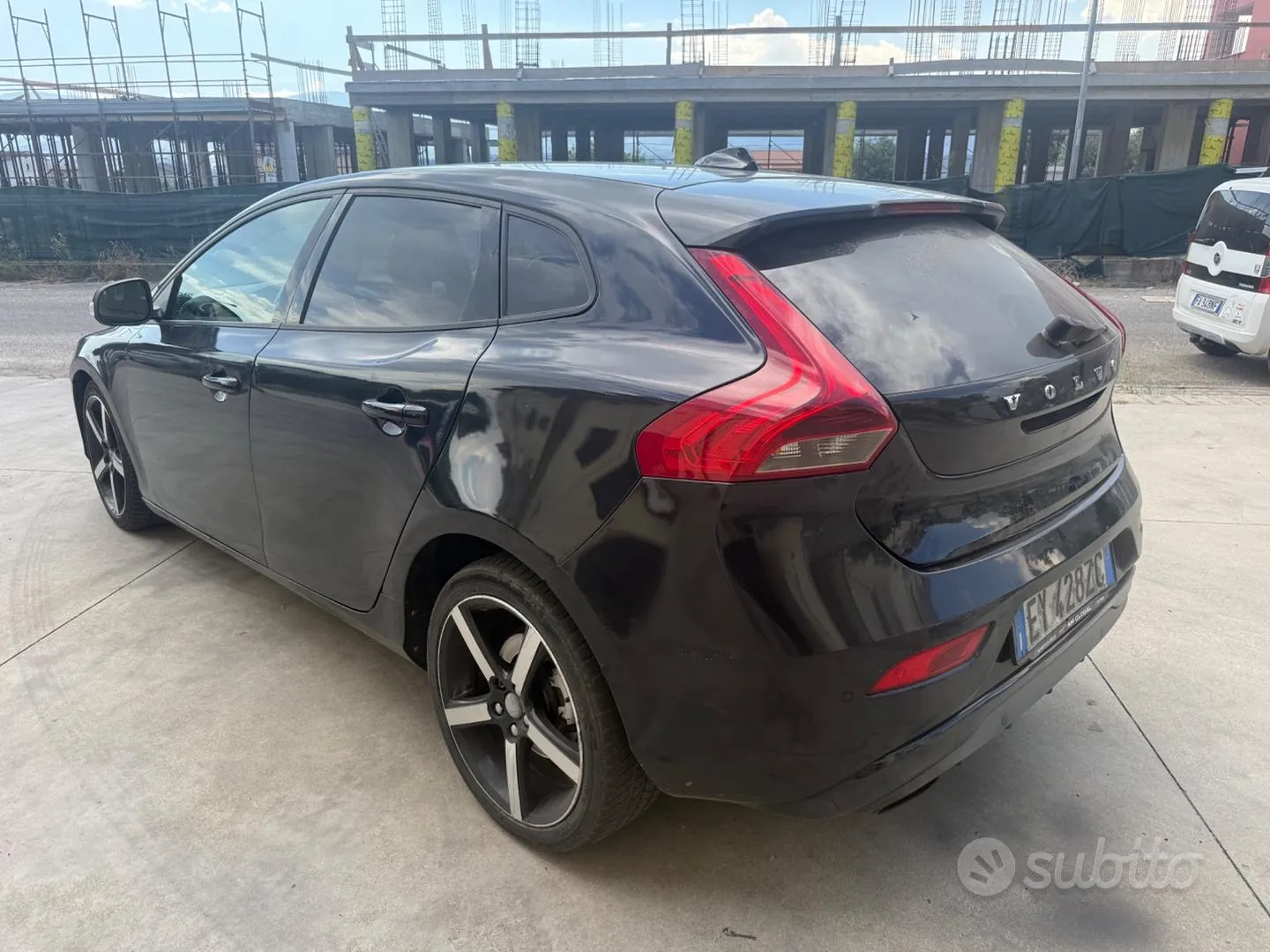Volvo V40 2016 photo 2