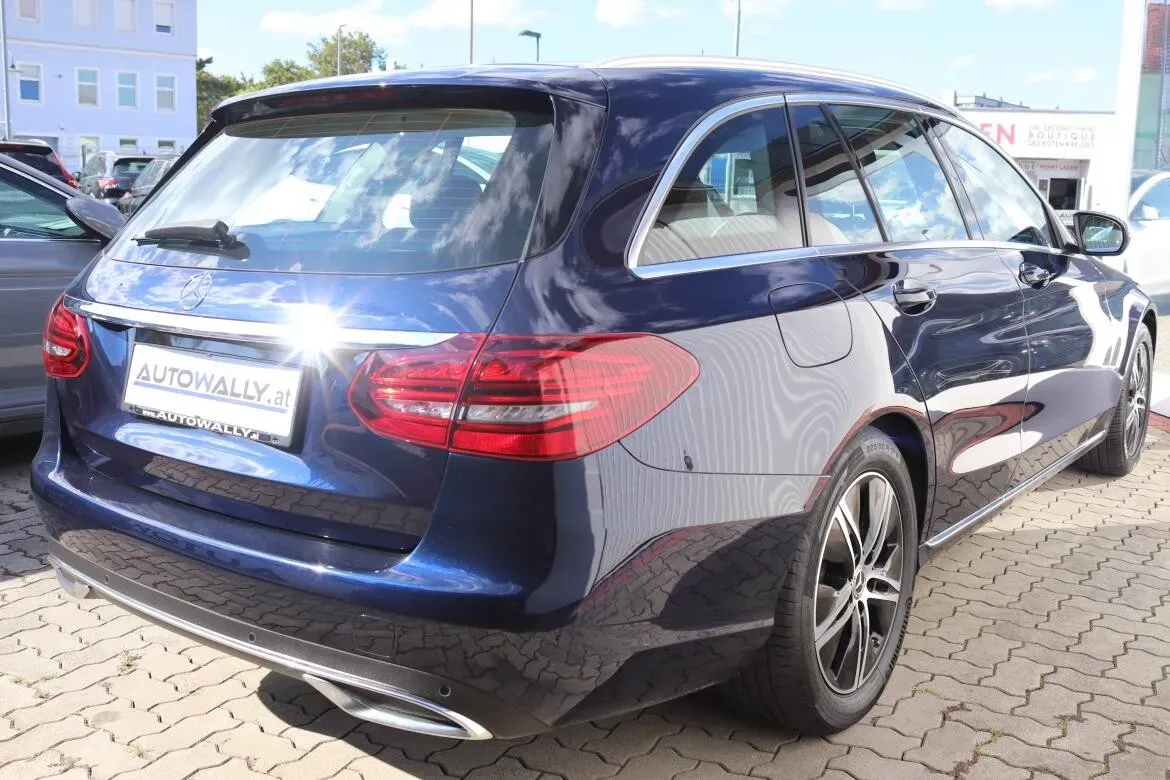 Mercedes-Benz C-Class 2020 photo 3