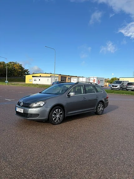 Volkswagen Golf Vi 2010 photo 2